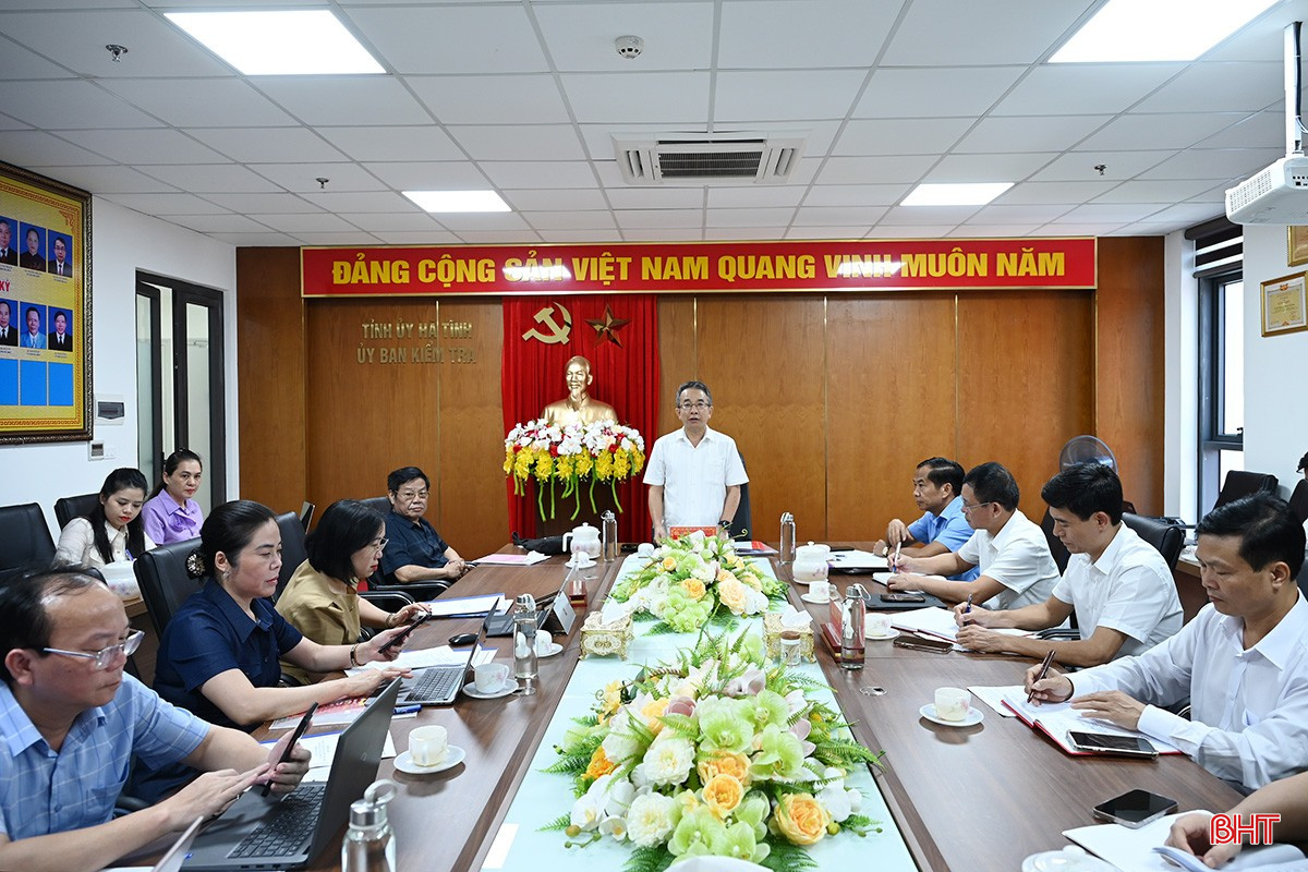Chủ nhiệm Ủy ban Kiểm tra Tỉnh ủy Hà Văn Trọng chủ trì hội nghị.