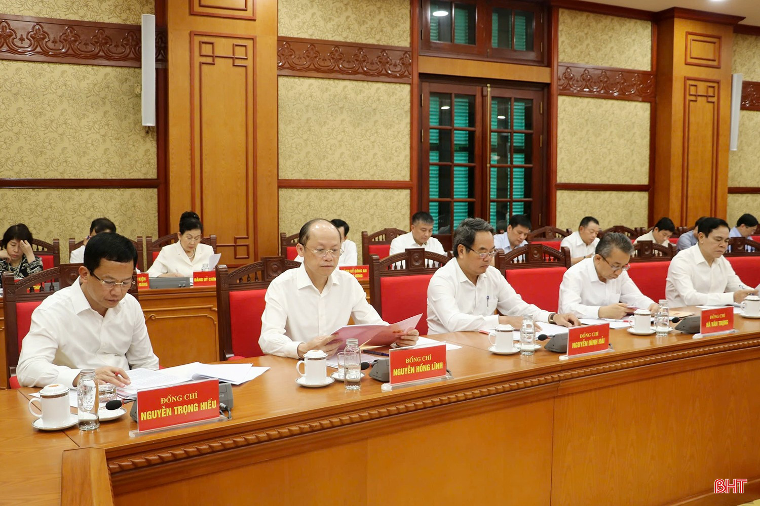 Các đồng chí lãnh đạo tỉnh và các sở, ban, ngành Hà Tĩnh dự buổi làm việc.