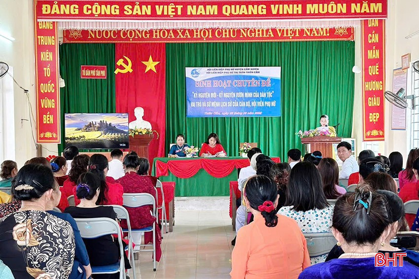 Hội LHPN thị trấn Thiên Cầm tổ chức sinh hoạt chuyên đề về "Kỷ nguyên mới - Kỷ nguyên vươn mình của dân tộc” với hơn 200 hội viên tham gia.