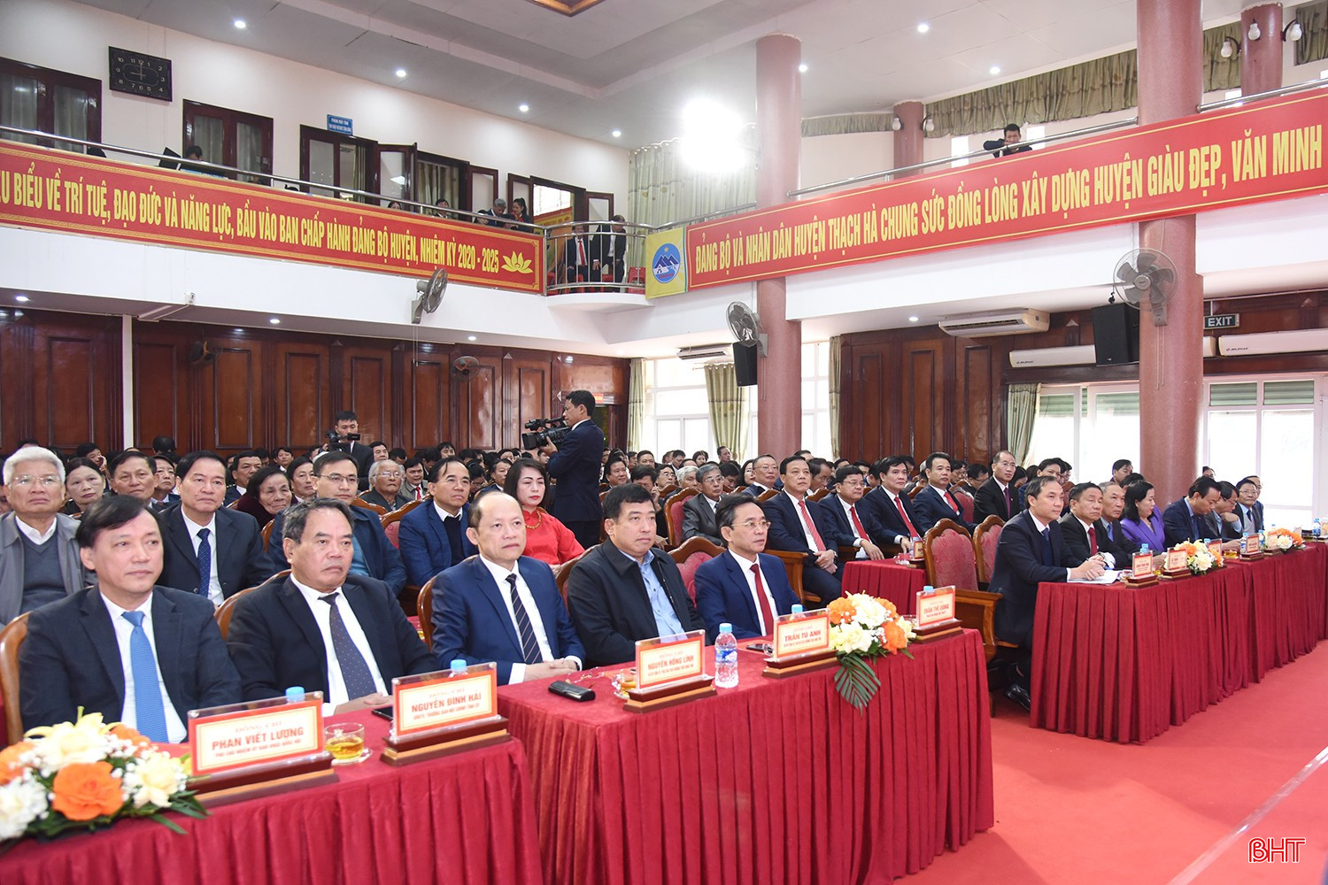 Đại biểu dự lễ công bố.