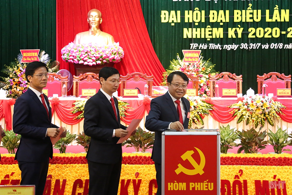 Bầu 37 đồng chí vào Ban Chấp hành Đảng bộ thành phố Hà Tĩnh nhiệm kỳ 2020- 2025