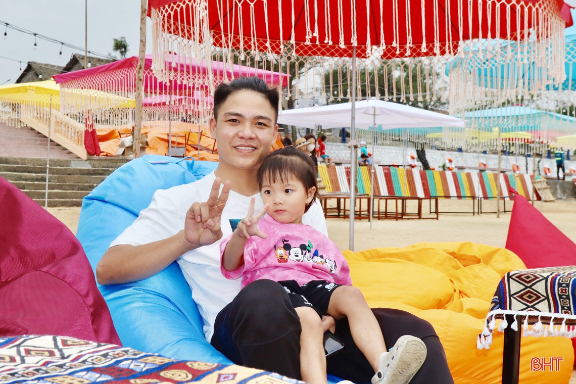 Những “quầy bar bên bãi biển” lần đầu xuất hiện ở Hà Tĩnh