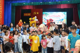“Vui Tết Trung thu - Trao gửi yêu thương"