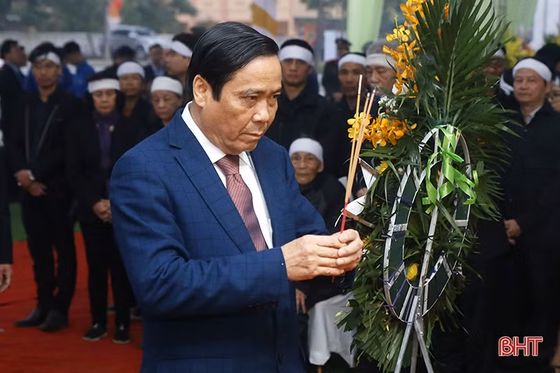 Chùm ảnh: Xúc động Lễ viếng, an táng đồng chí Nguyễn Đức Bình