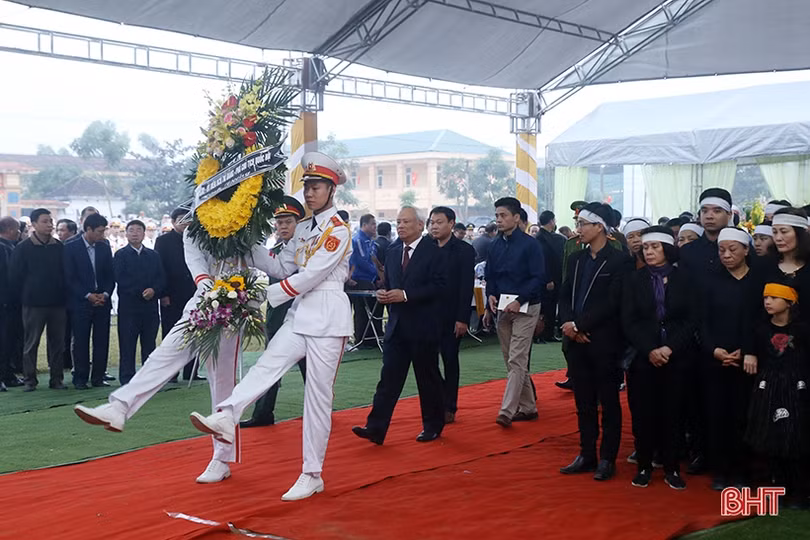 Chùm ảnh: Xúc động Lễ viếng, an táng đồng chí Nguyễn Đức Bình