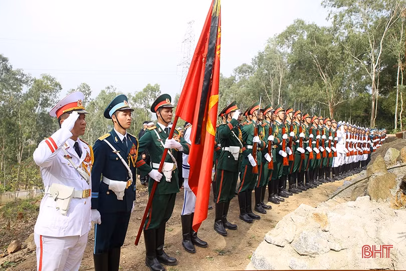 Chùm ảnh: Xúc động Lễ viếng, an táng đồng chí Nguyễn Đức Bình