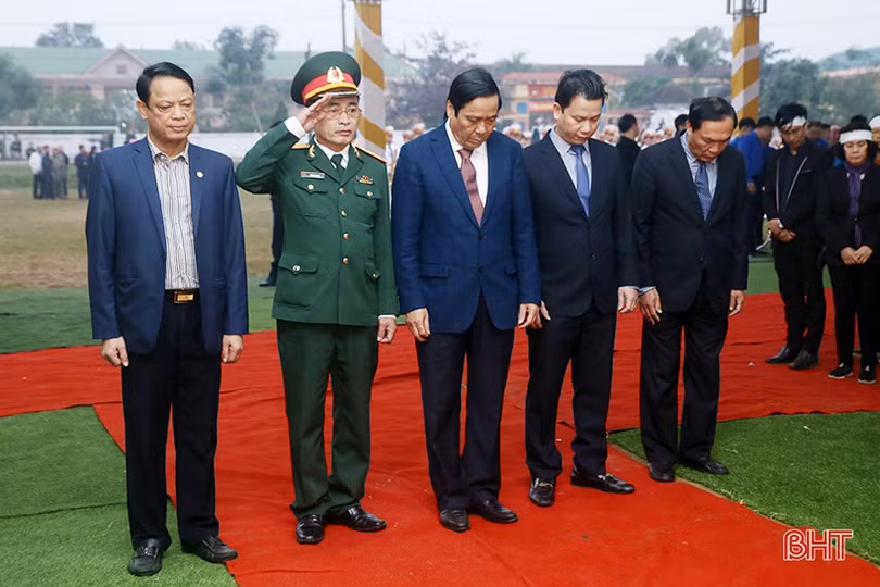 Chùm ảnh: Xúc động Lễ viếng, an táng đồng chí Nguyễn Đức Bình