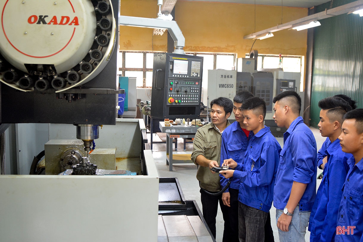 Hà Tĩnh gỡ nút thắt, khai thác tiềm năng nguồn nhân lực địa phương