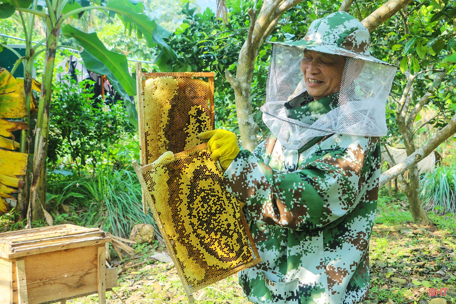 Người phụ nữ miền sơn cước Hà Tĩnh gần 20 năm “gánh” việc làng