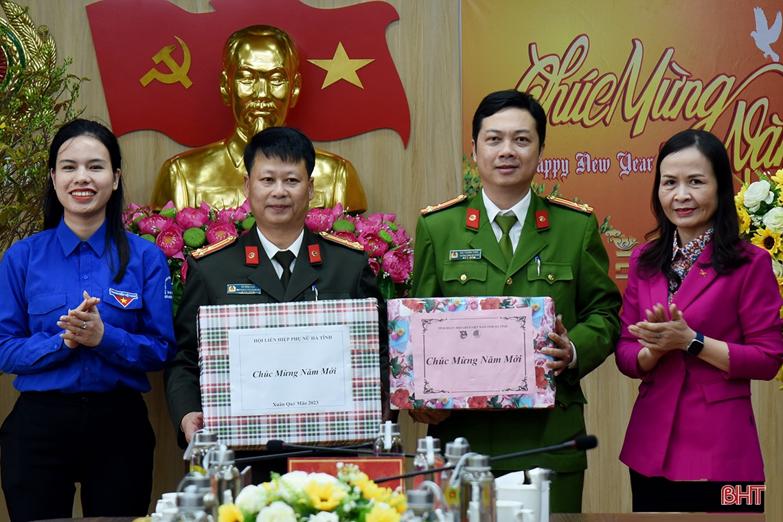 Lãnh đạo tỉnh kiểm tra công tác trực sẵn sàng chiến đấu và chúc tết lực lượng vũ trang ở Kỳ Anh