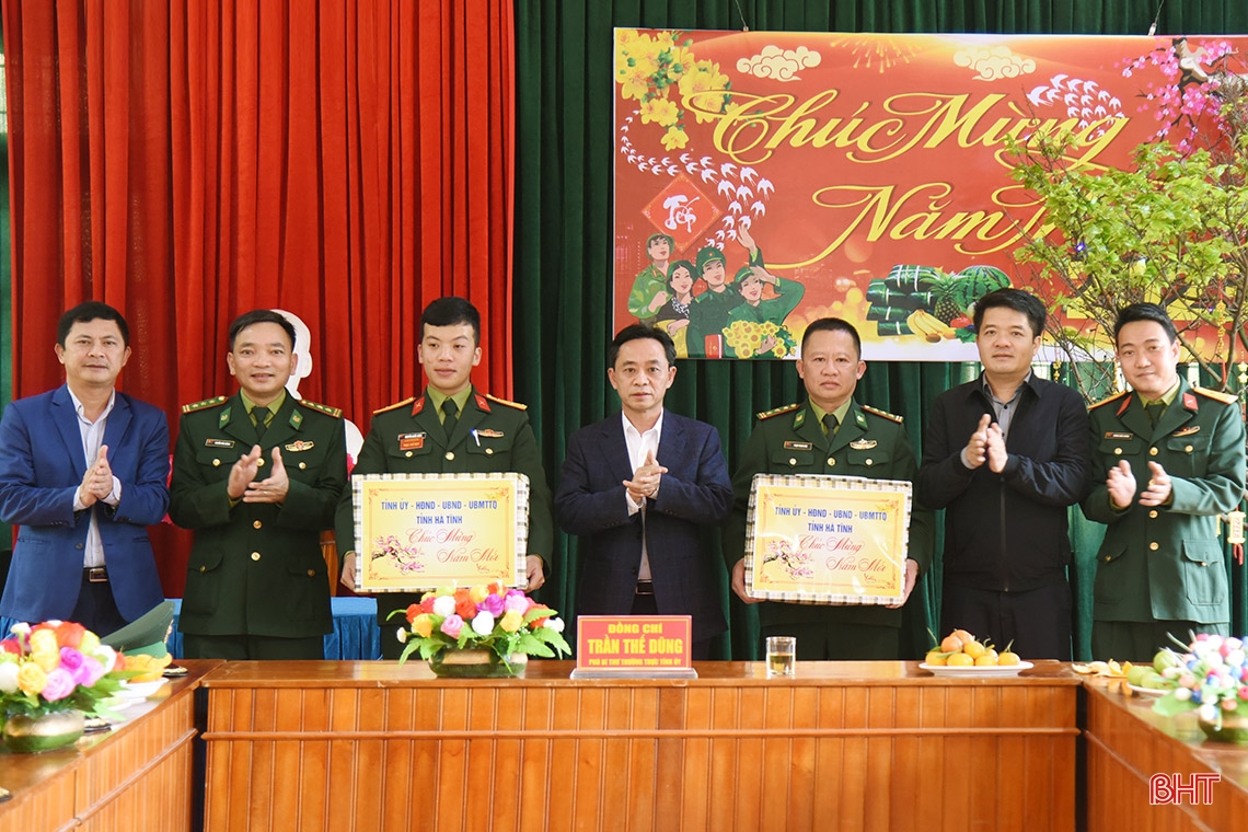 Lãnh đạo tỉnh kiểm tra công tác trực sẵn sàng chiến đấu và chúc tết lực lượng vũ trang ở Kỳ Anh