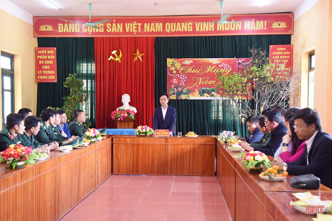 Lãnh đạo tỉnh kiểm tra công tác trực sẵn sàng chiến đấu và chúc tết lực lượng vũ trang ở Kỳ Anh