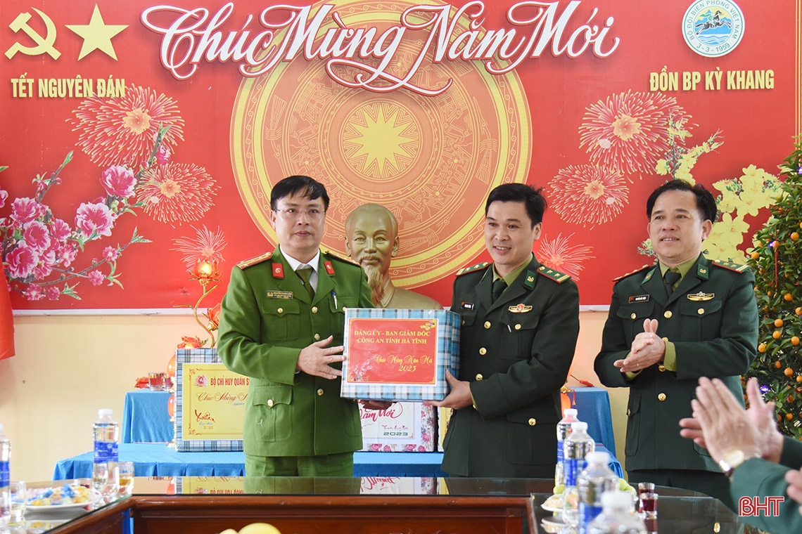 Lãnh đạo tỉnh kiểm tra công tác trực sẵn sàng chiến đấu và chúc tết lực lượng vũ trang ở Kỳ Anh
