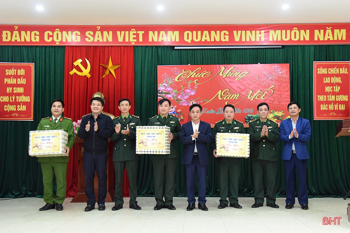 Lãnh đạo tỉnh kiểm tra công tác trực sẵn sàng chiến đấu và chúc tết lực lượng vũ trang ở Kỳ Anh