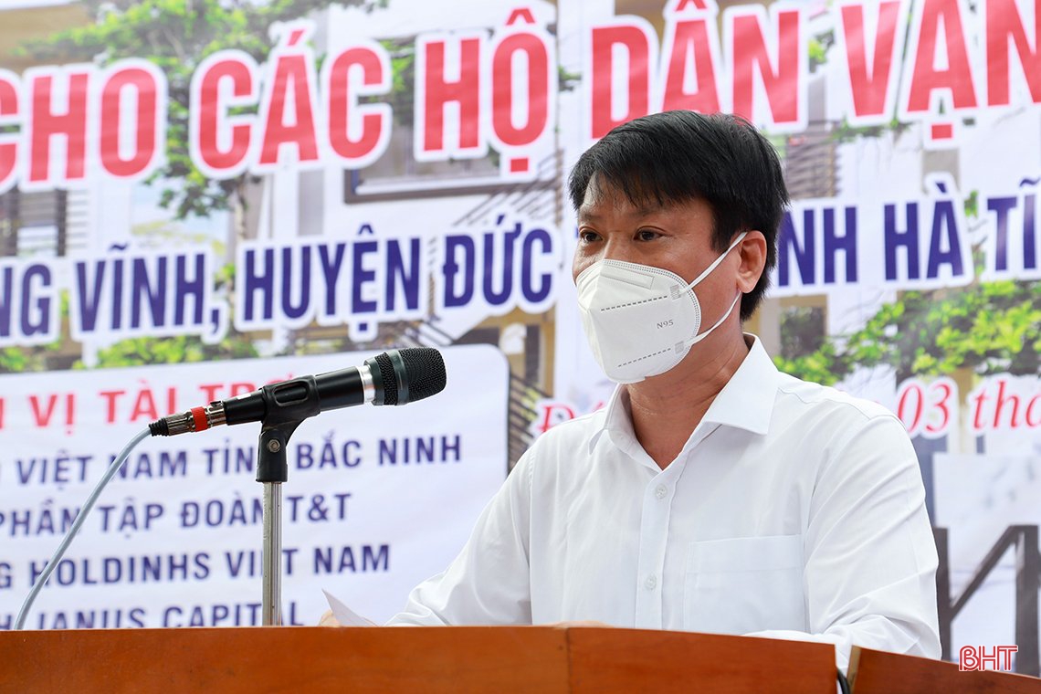 Nguyên Chủ tịch nước Trương Tấn Sang dự lễ khánh thành nhà văn hóa cộng đồng, khởi công nhà ở cho các hộ dân làng vạn chài