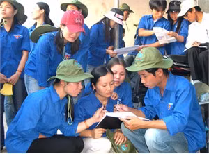 ĐVTN tham gia Sàn giao dịch việc làm - Ảnh: T.Đ.