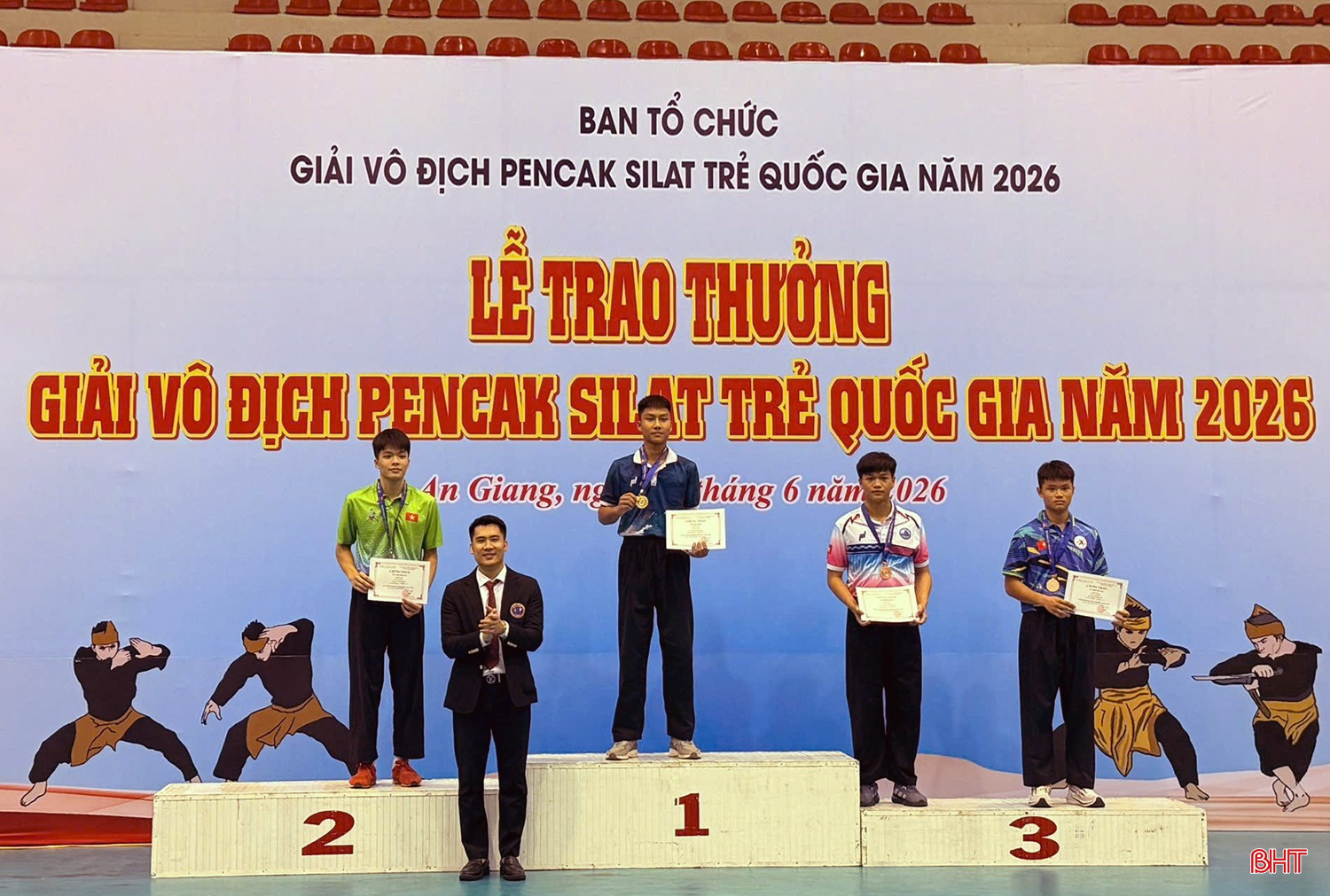 bqbht_br_anh-3-vdv-dau-duy-hieu-nhan-hcv-noi-dung-75-kg-nam-lua-tuoi-14-16.jpg
