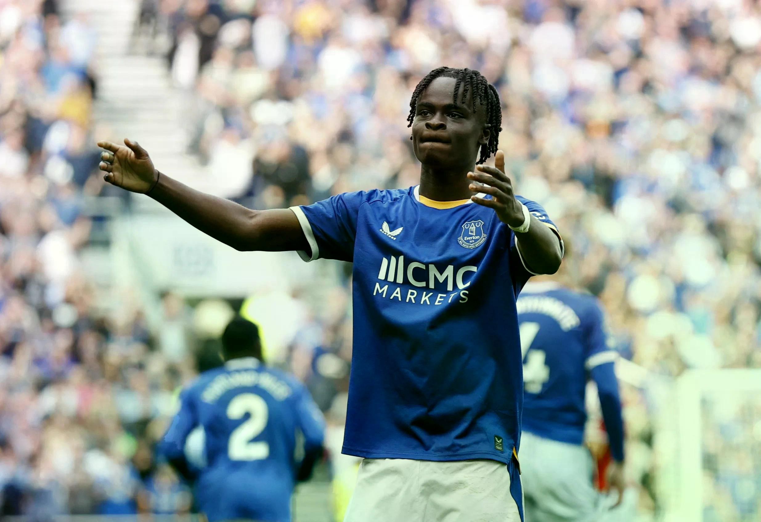 George gia nhập Everton từ Chelsea.