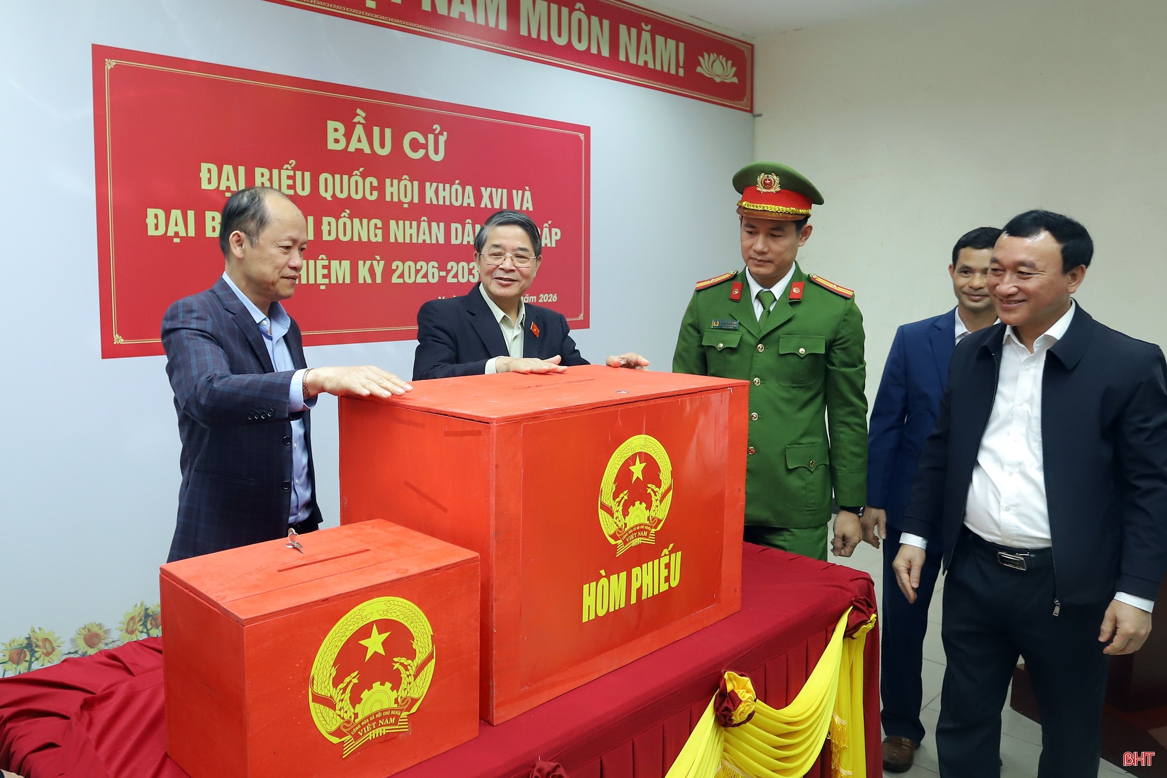 kiem-tra-bau-cu-4a.jpg