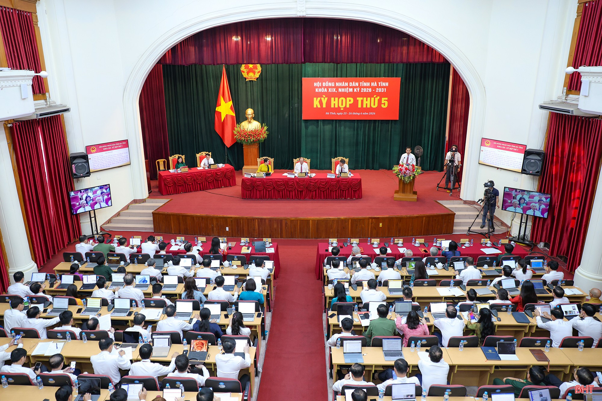 bqbht_br_aimg-9931-canh-toan-cao.jpg