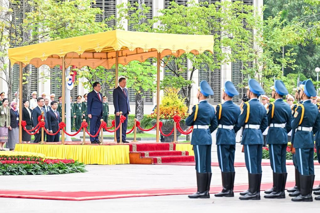 Tổng Bí thư, Chủ tịch nước Tô Lâm và Tổng thống Myanmar Min Aung Hlaing trong lễ đón tại Nhà Quốc hội sáng 5/9. Ảnh: Giang Huy