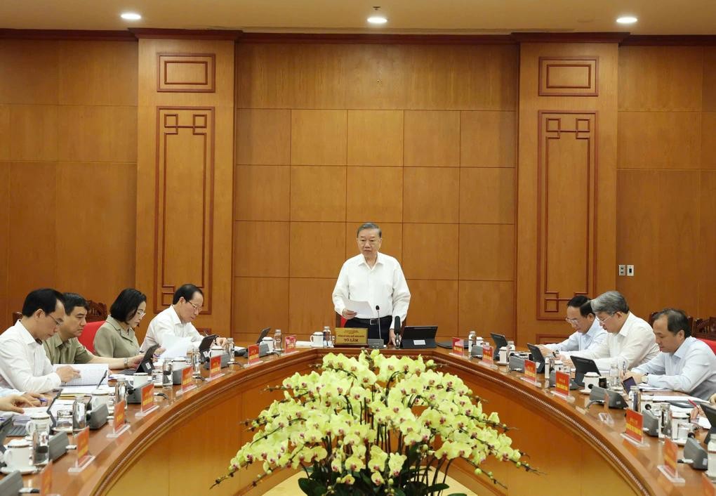 tong-bi-thu-chu-tri-hop-1787642337037.jpg