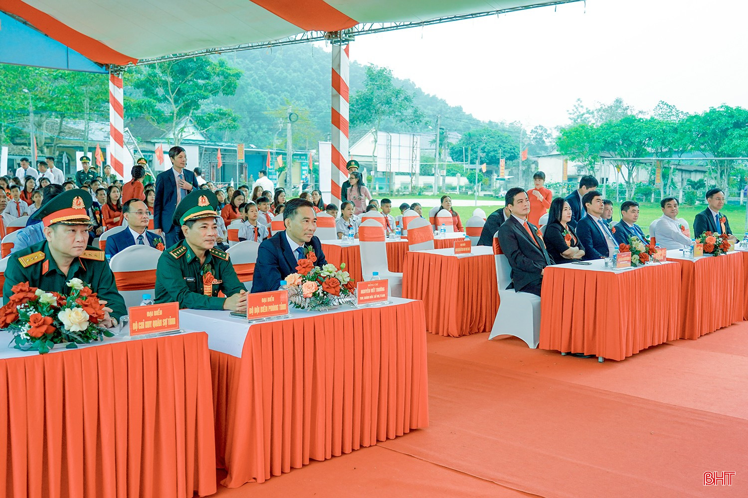 Tham dự tại điểm cầu Trường Phổ thông nội trú liên cấp TH&amp;THCS Sơn Kim 2 (xã Sơn Kim 2) có Chủ tịch Ủy ban MTTQ tỉnh Nguyễn Thành Đồng.