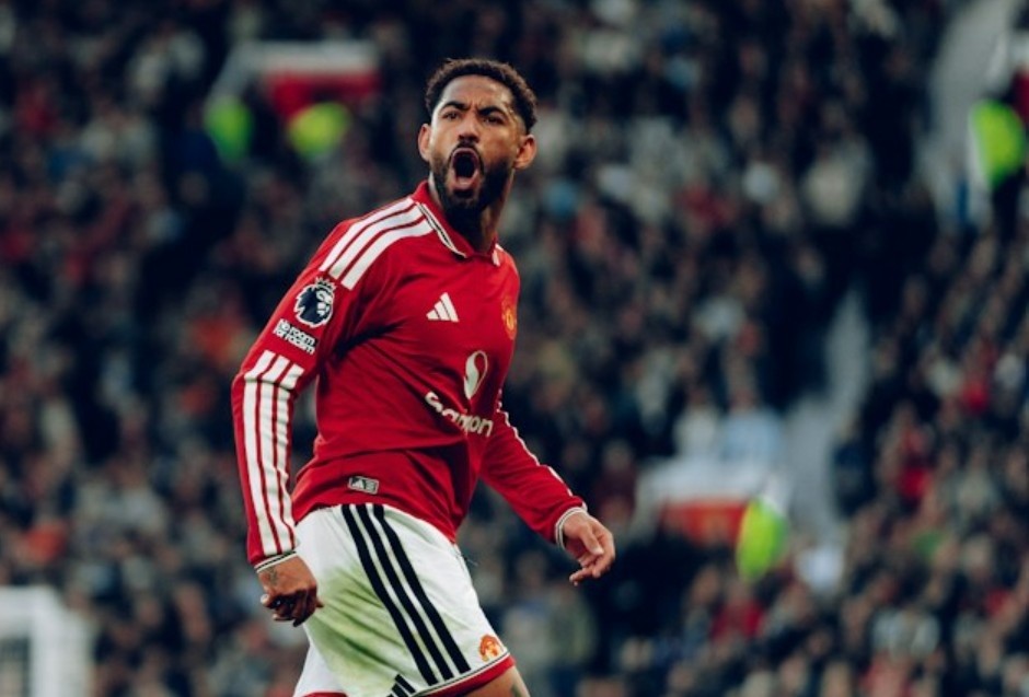 Hàng công MU có nhiều lựa chọn, song Michael Carrick vẫn chưa tìm ra cấu trúc tối ưu để các cầu thủ phát huy đúng sở trường.