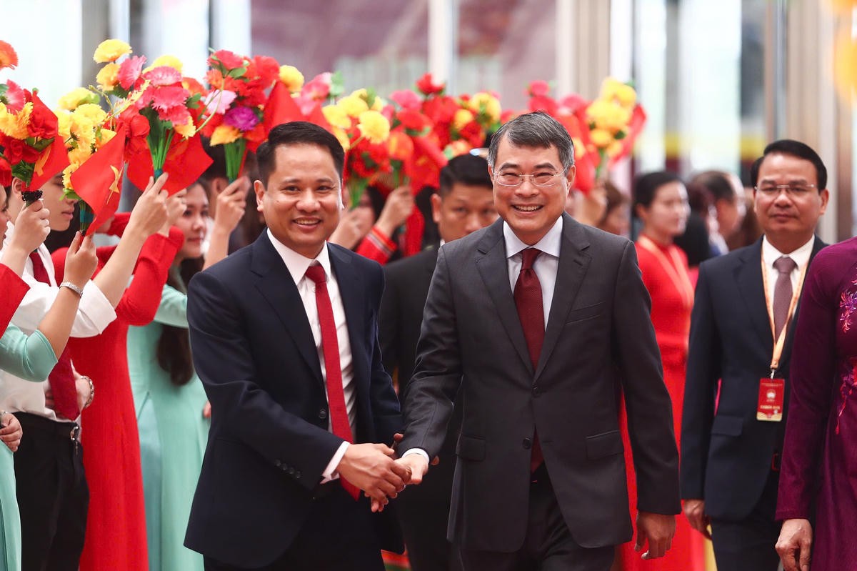 Thủ tướng Chính phủ Lê Minh Hưng và các đại biểu tham dự đại hội