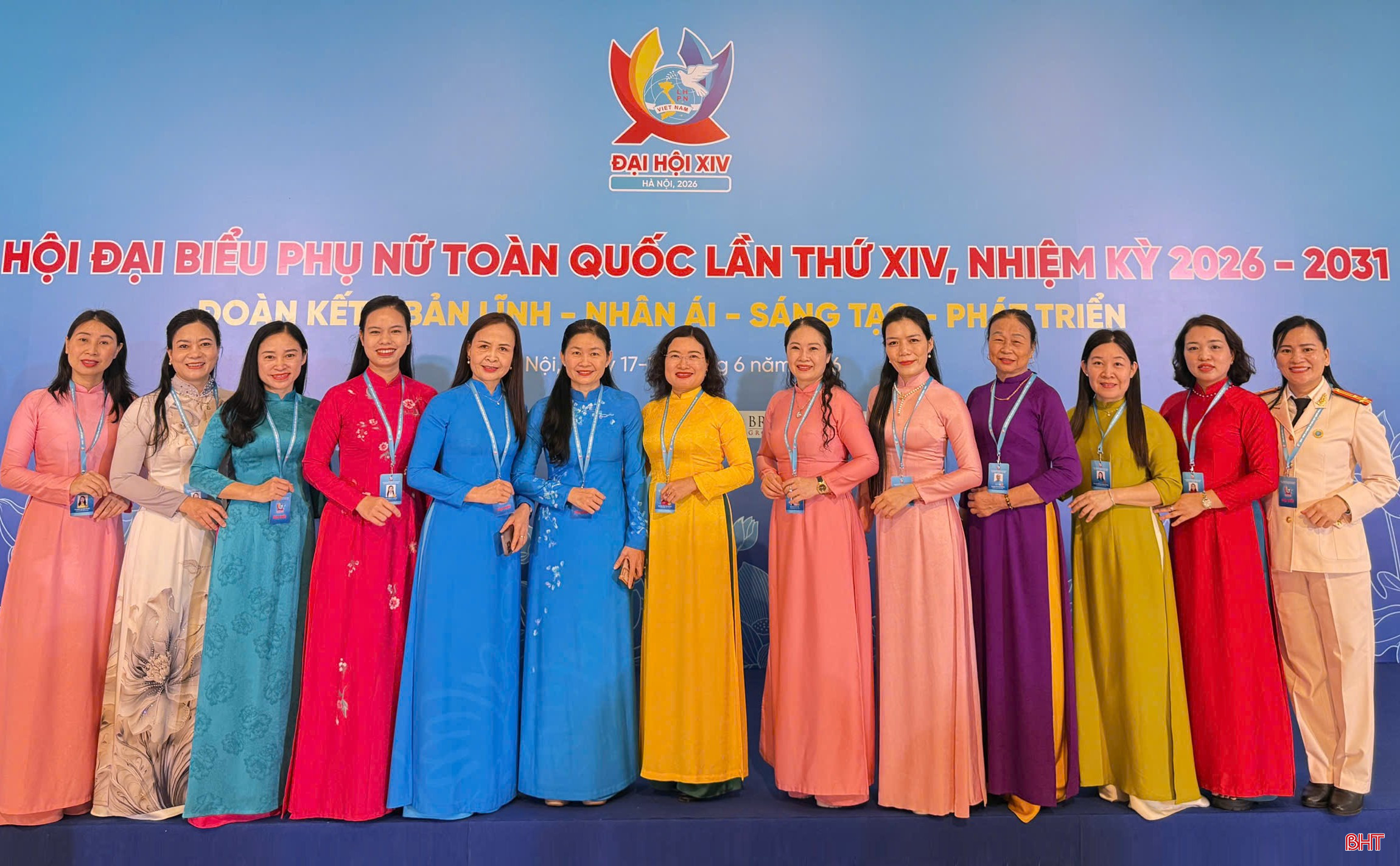 14 đại biểu đoàn Hà Tĩnh dự Đại hội đại biểu Phụ nữ toàn quốc lần thứ XIV, với sự tham dự của Phó Chủ tịch UBND tỉnh Nguyễn Thị Nguyệt.