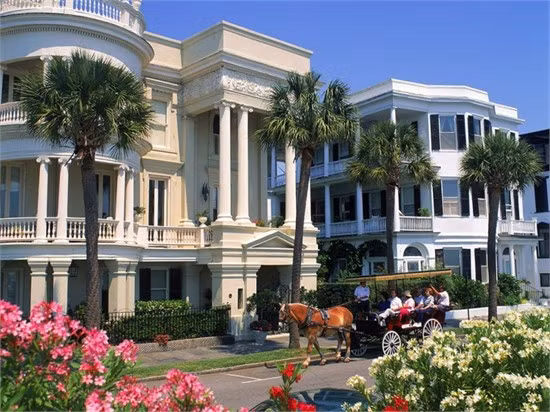 Charleston, South Carolina, Mỹ (84,3 điểm) Thị trấn với bề dày lịch sử cùng ẩm thực ngon đáng kinh ngạc là những nét chính mà nhiều du khách đã chọn Charleston làm điểm đến yêu thích của mình.