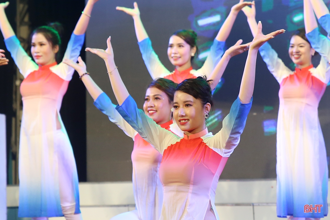 Phòng GD&ĐT thành phố Hà Tĩnh giành giải xuất sắc liên hoan tiếng hát giáo viên năm 2022