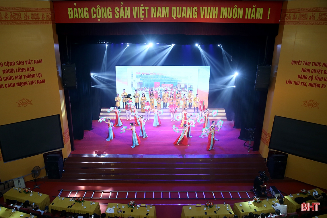 Phòng GD&ĐT thành phố Hà Tĩnh giành giải xuất sắc liên hoan tiếng hát giáo viên năm 2022