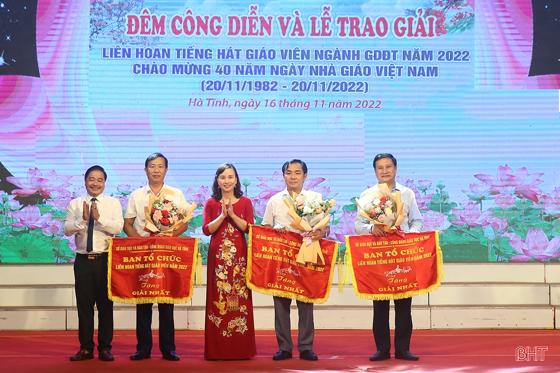 Phòng GD&ĐT thành phố Hà Tĩnh giành giải xuất sắc liên hoan tiếng hát giáo viên năm 2022