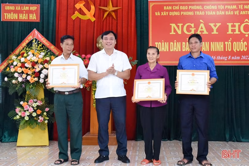 Lãnh đạo tỉnh chung vui “Ngày hội toàn dân bảo vệ an ninh Tổ quốc” ở huyện Kỳ Anh