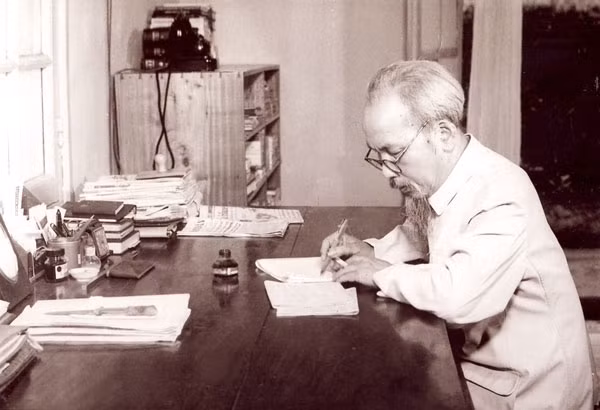 Loại bỏ những biểu hiện lệch lạc trong nhận thức về công tác đấu tranh phòng, chống tham nhũng, tiêu cực (bài 2): “Phải nhìn cho kỹ, suy cho rộng”!