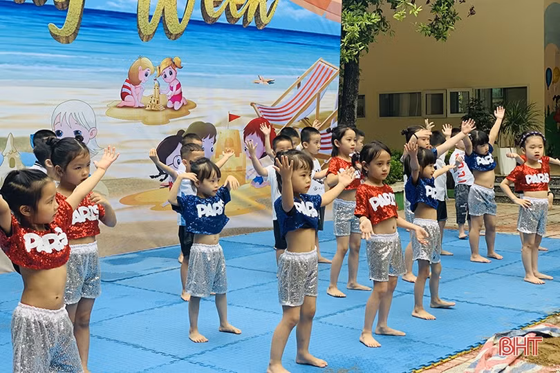Độc đáo lễ hội cát SANDY WEEK” của các bé mầm non Trí Đức