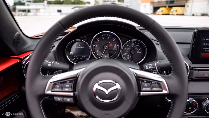 Mazda MX-5 2022 – xe thể thao mui trần hàng độc tại Việt Nam