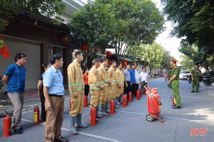 39 tổ liên gia ở Hà Tĩnh đồng loạt thực tập phương án phòng cháy, chữa cháy toàn quốc