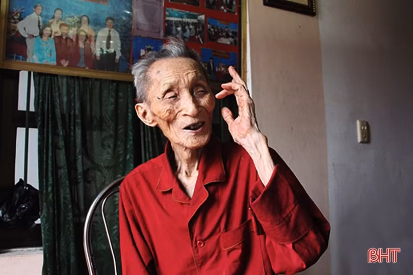 Đi giữa trời thu Can Lộc