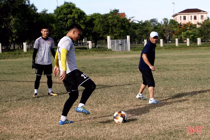 Trở về sau chiến thắng, Hồng Lĩnh Hà Tĩnh dồn sức luyện quân đón đương kim vô địch V.League