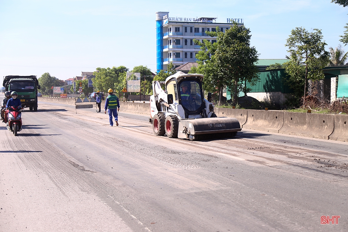 Khắc phục manh mún, quốc lộ 1 qua Hà Tĩnh ngày càng xuống cấp nghiêm trọng