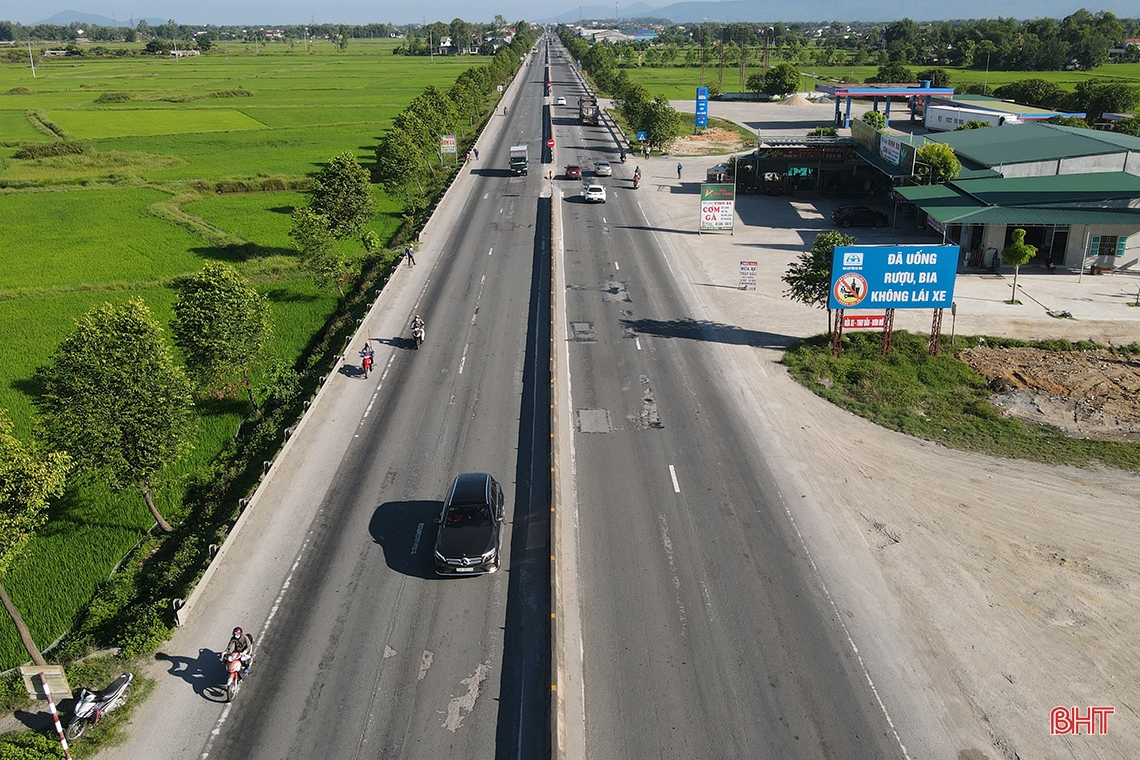 Khắc phục manh mún, quốc lộ 1 qua Hà Tĩnh ngày càng xuống cấp nghiêm trọng