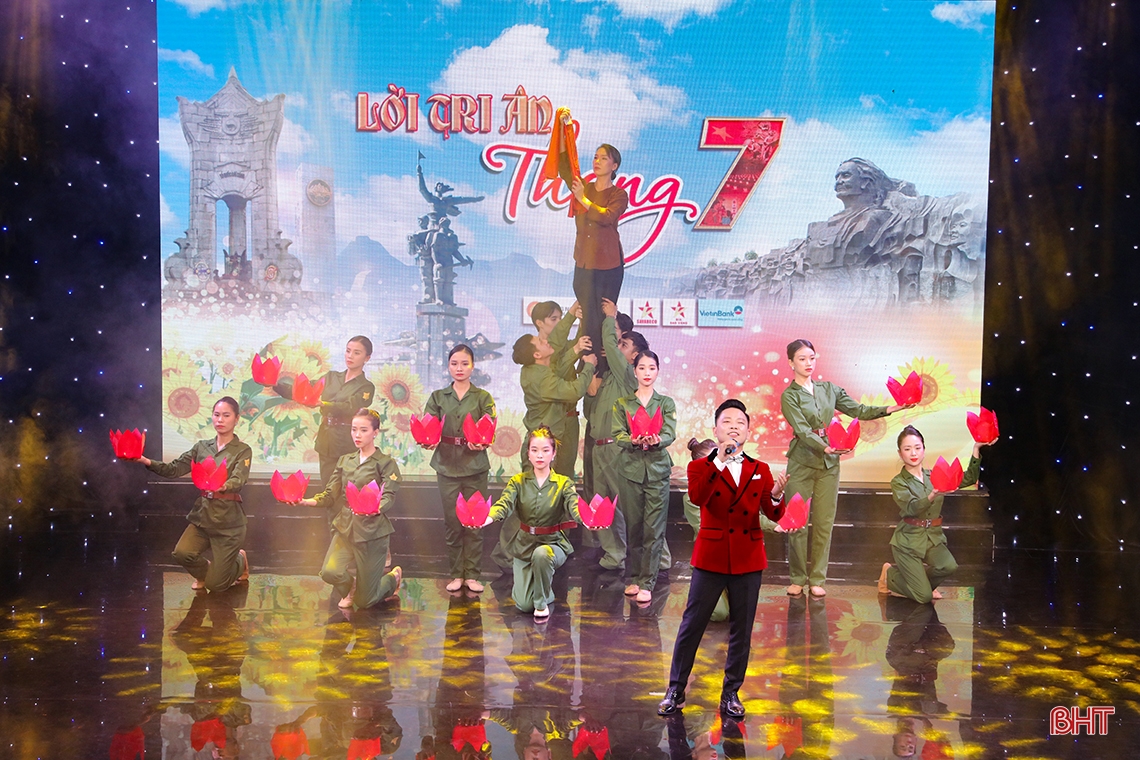 Hào hùng, lắng đọng Chương trình giao lưu nghệ thuật “Lời tri ân tháng 7