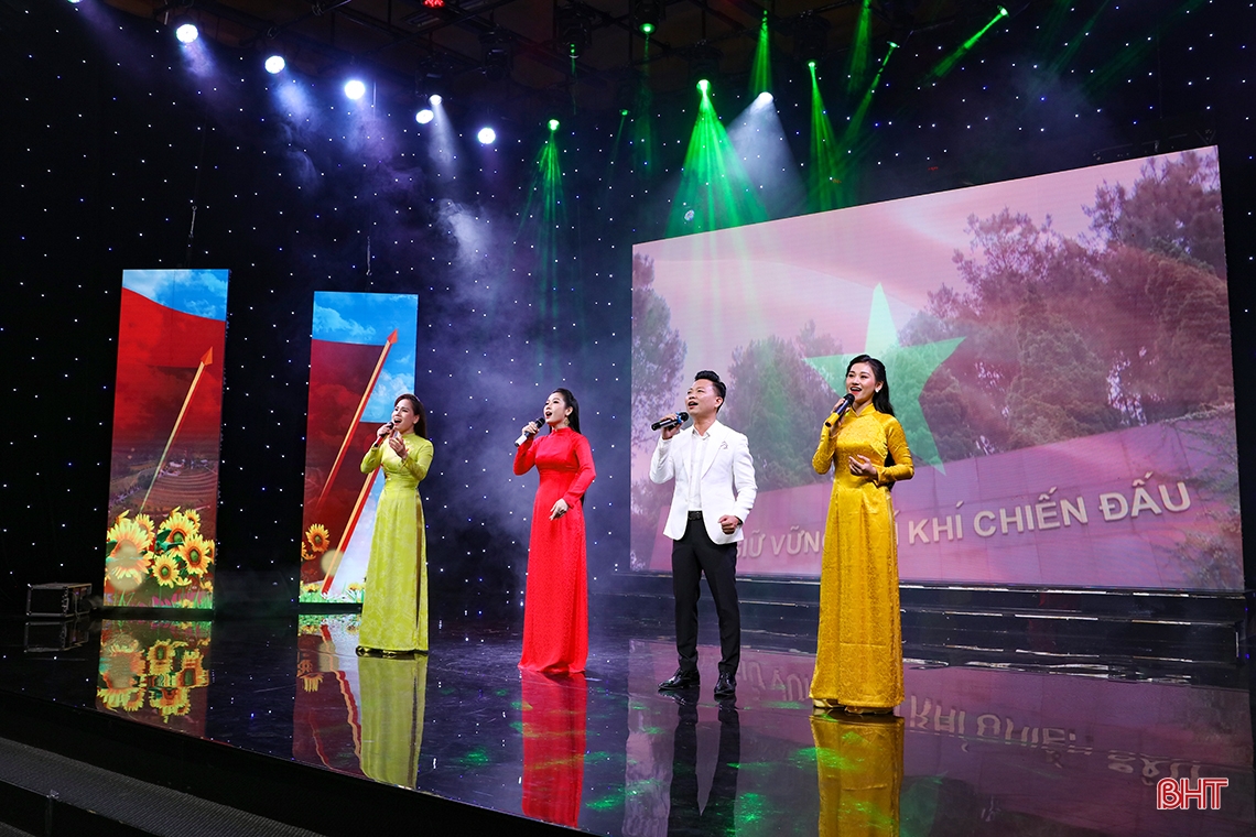 Hào hùng, lắng đọng Chương trình giao lưu nghệ thuật “Lời tri ân tháng 7