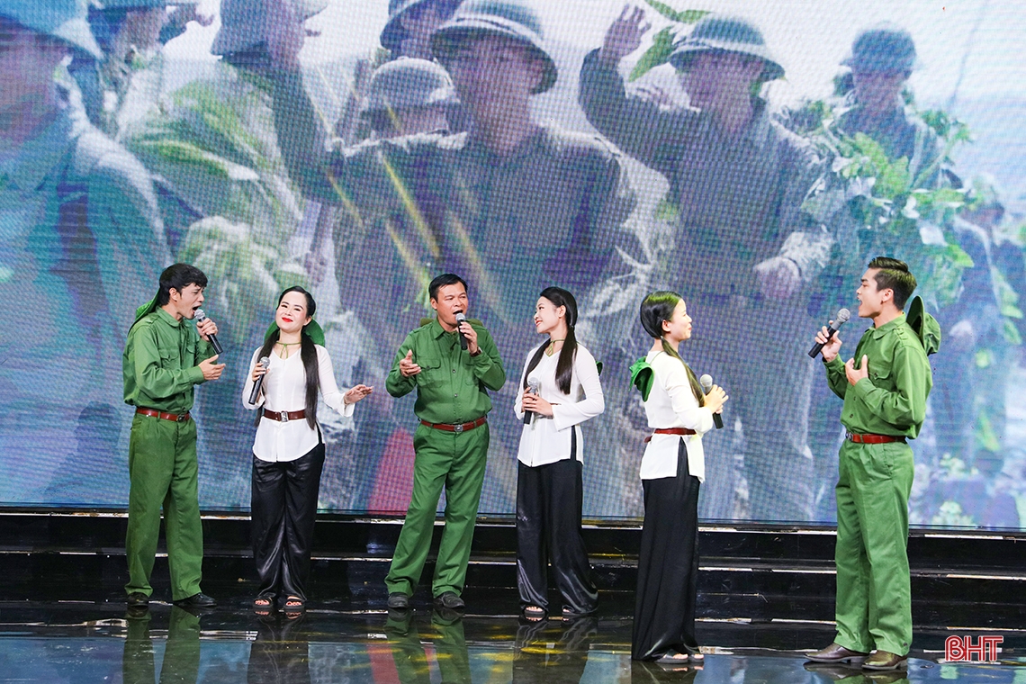 Hào hùng, lắng đọng Chương trình giao lưu nghệ thuật “Lời tri ân tháng 7