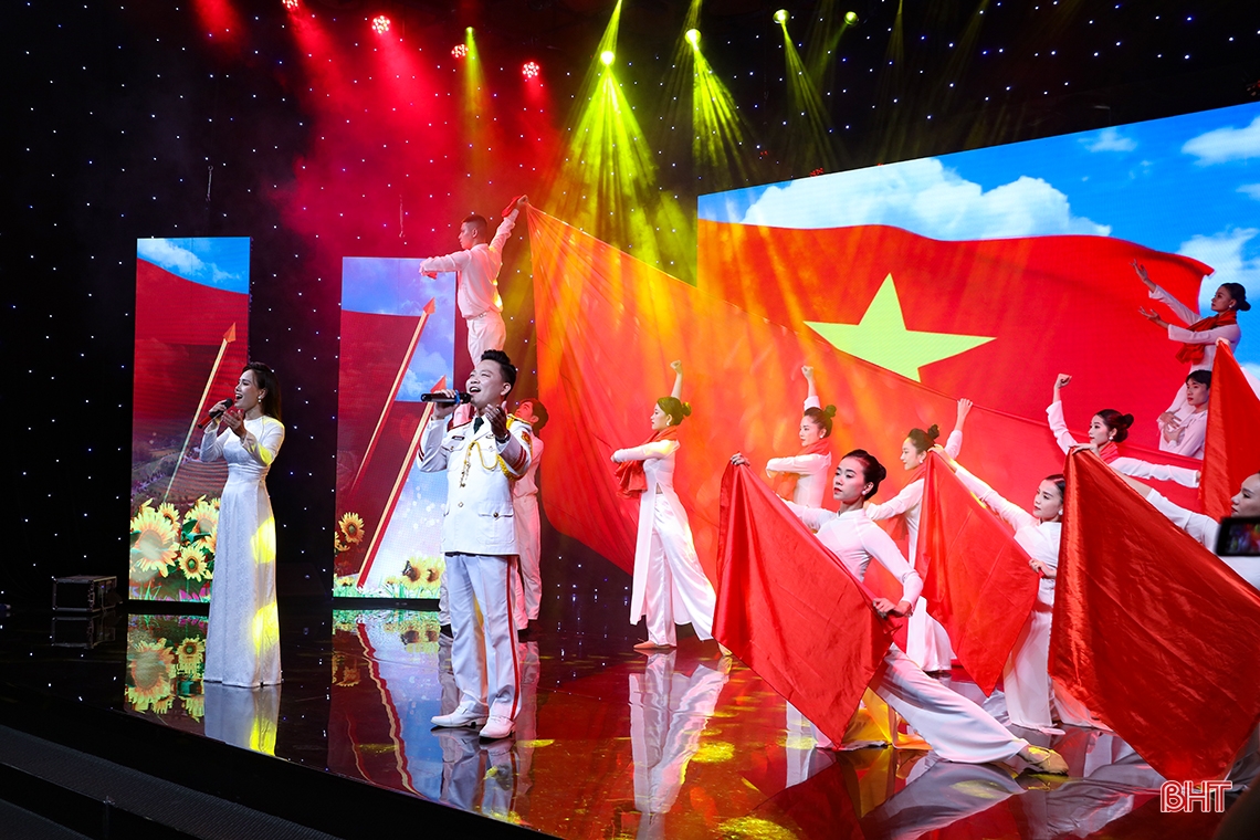 Hào hùng, lắng đọng Chương trình giao lưu nghệ thuật “Lời tri ân tháng 7
