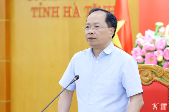 Cả hệ thống chính trị cùng vào cuộc ứng phó bão số 10