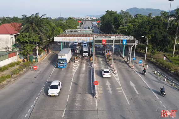 Chậm sửa chữa Quốc lộ 1 qua Hà Tĩnh: Tạm dừng thu phí 2 cầu Bến Thuỷ từ 0h ngày 20/10