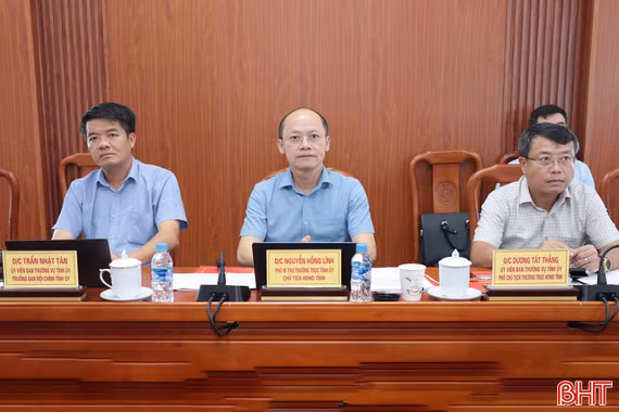 Phó Bí thư Thường trực Tỉnh uỷ tiếp công dân định kỳ tháng 10